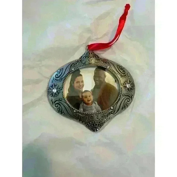 Hallmark Keepsake Family Memories Christmas Tree Photo Holder 2022  NIB - Picture 4 of 4